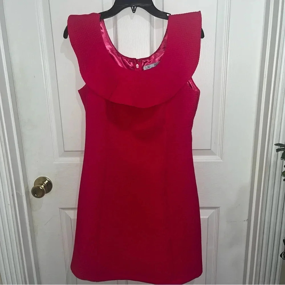 Red Sleeveless Ruffle Collar Dress -